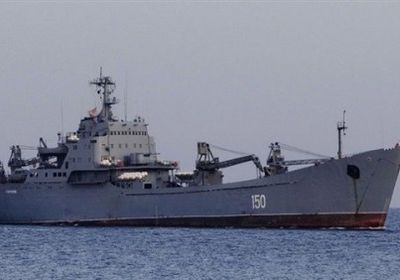 سفينتا إنزال روسيتان تدخلان البحر المتوسط في طريقهما إلى سوريا
