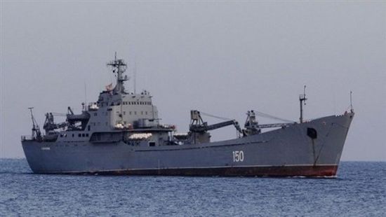 سفينتا إنزال روسيتان تدخلان البحر المتوسط في طريقهما إلى سوريا