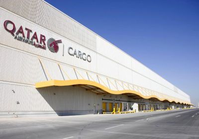 خناق الأزمة يجبر قطر على التراجع عن تطوير مطار حمد الدولي