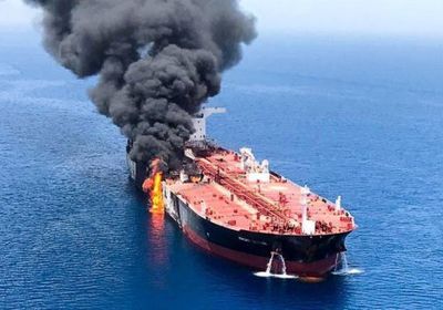 سياسي يكشف سبب استهداف إيران للسفن التجارية في خليج عمان