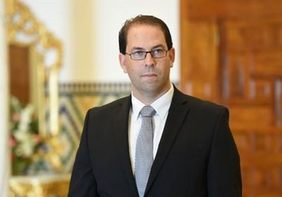 رئيس الحكومة التونسية يدعم نسور قرطاج قبل الأمم الإفريقية