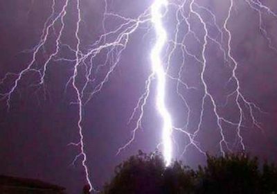 صاعقة رعدية تفجر شبكة ألغام حوثية وتودي بحياة 7 من المليشيا بتعز