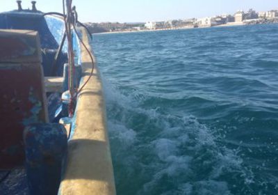 انتشال جثث 5 أفراد بينهم طفل من شاطئ جولدمور بعدن