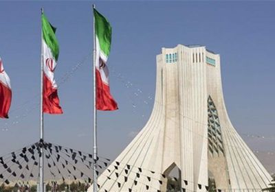 سيناتور أمريكي يضع سيناريوهات تأديب إيران