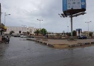 تفقد استعدادات تنفيذ حملة رفع مخلفات البناء والأمطار بالشحر