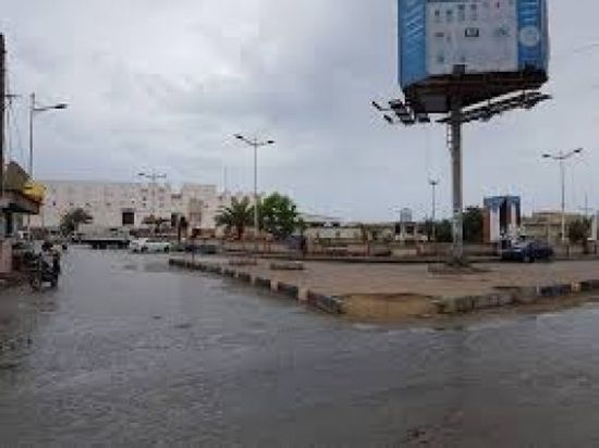 تفقد استعدادات تنفيذ حملة رفع مخلفات البناء والأمطار بالشحر