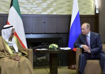 أمير الكويت يدعو الرئيس الروسي للقيام بزيارة رسمية إلى بلاده