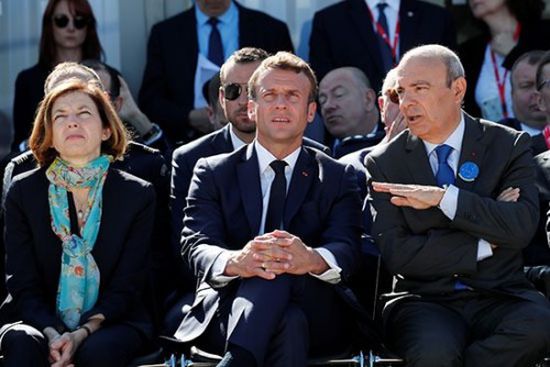 ماكرون يحضر عرضًا جويًا عسكريًا بالعاصمة باريس (صور)