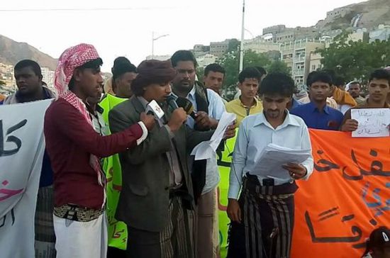 بسبب مشاركته في مظاهرات قلنسية.. أمن سقطرى يستدعي أحد شيوخ المديرية للتحقيق غدا (وثيقة)