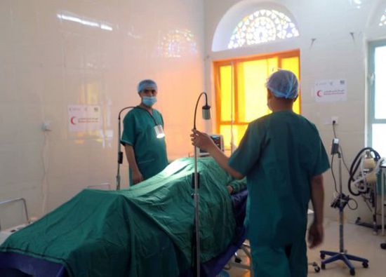 بدعم إماراتي.. إجراء أكثر من 600 عملية جراحية بمستشفى المواسط في تعز (صور)