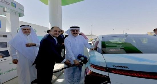 السعودية تنشئ أول محطة لتزويد السيارات بوقود الهيدروجين