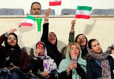 "فيفا" تمنح إيران مهلة لضمان دخول النساء إلى استاد كرة القدم