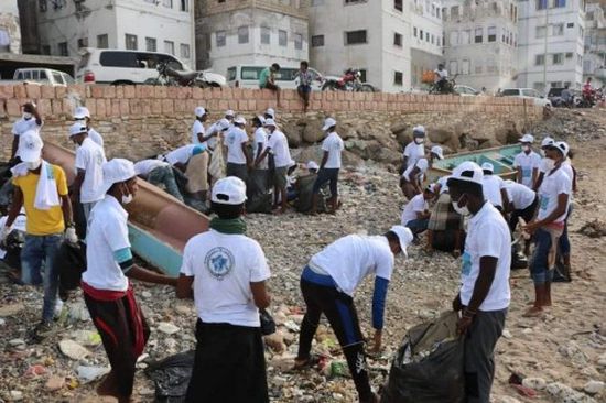 إطلاق حملة تنظيف لشواطئ بحر المكلا.. تفاصيل