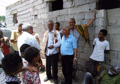 طوارئ المجلس الانتقالي تُعيد التيار الكهربائي لمنطقة المحاريق بالشيخ عثمان (صور)