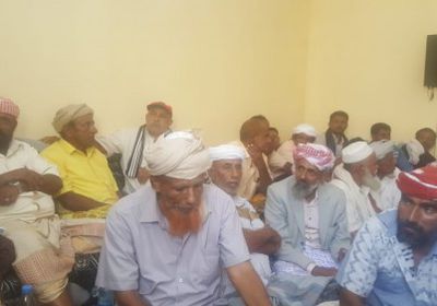 عاجل.. المجلس الانتقالي يجتمع مع مشايخ وأعيان أرخبيل سقطرى (صور)