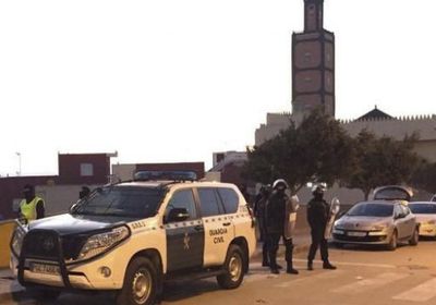 مسلح يطلق النار على مسجد بمدينة سبتة الإسبانية والشرطة تلاحقه