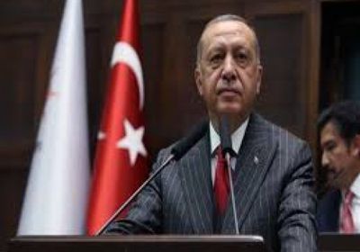 مواطن تركي يصرخ: الشعب يموت ببطء.. هذا حرام (فيديو)