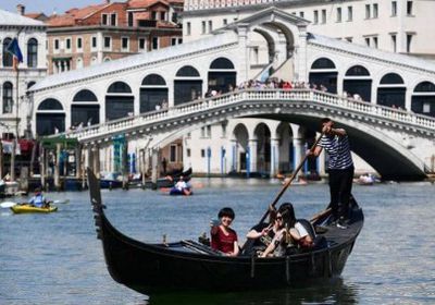 كارثة بيئية تهدد مدن إيطاليا السياحية