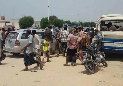 نجاة سائق تاكسي من موت محقق إثر حادث مروري بالمكلا ( صور) 