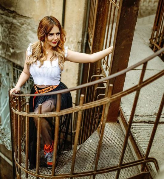 السورية رانيا ملاح تنشر صور أحدث جلسة تصوير خضعت لها