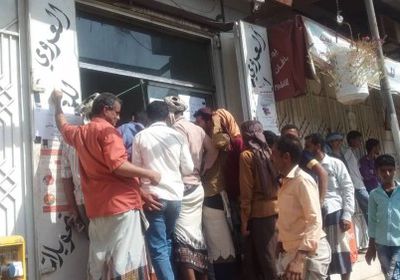 تدشين توزيع المساعدات المالية للمستفيدين من الحوالات النقدية الطارئة بردفان