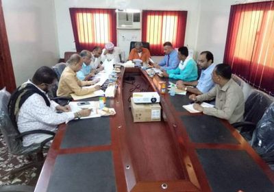 اجتماع &nbsp;هادف لحل النزاع بين نقابة عمال النظافة والتحسين بحضرموت