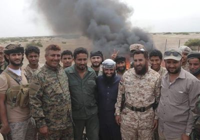 بحضور الانتقالي.. إتلاف نحو طن وربع من مادة الحشيش المخدر بعدن (فيديو وصور)