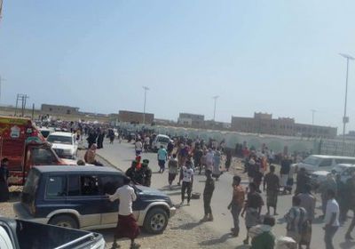 عاجل..بدء توافد المشاركين في تظاهرات سقطرى للمطالبة برحيل محروس وكفاين