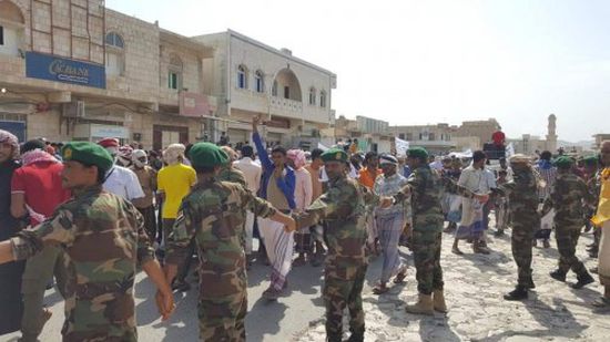 إشادات واسعة بدور الحزام الأمني في حماية تظاهرات سقطرى (صور)