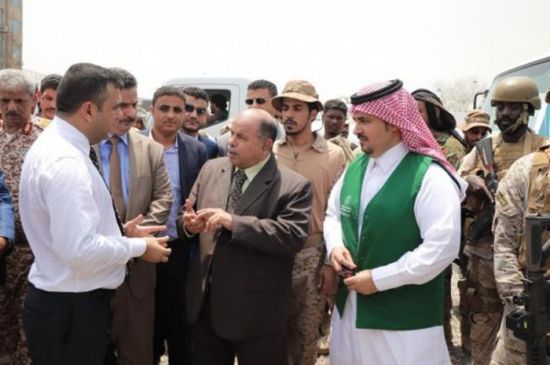 "إعمار اليمن" يدشن مشروع توزيع 40 صهريجاً لنقل المياه بالمحافظات المحررة