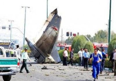 مصرع وإصابة 3 أشخاص إثر سقوط طائرة فوق أحد المنازل بأمريكا