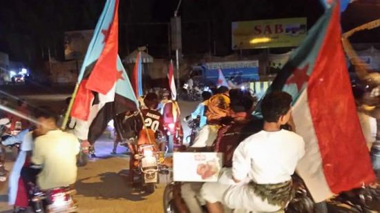 وقفة احتجاجية بمدينة سيئون تطالب بعزل الفاسدين وتحرير الوادي (صور)