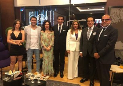 شاهد ليلى علوي بصحبة فاروق حسني وأنس الفقي في حفل أندريا بوتشيلي (صور)