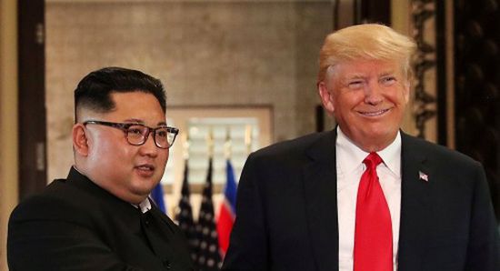 هاشتاج " ترامب " يتصدر " تويتر " بعد اجتماعه مع زعيم كوريا الشمالية لمدة 50 دقيقة