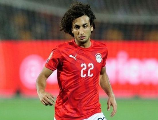 هاشتاج " وردة مش  ملاك " يغزو تويتر لدعم لاعب المنتخب المصري