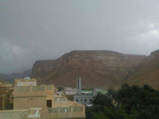 بسبب الأمطار..انقطاع التيار الكهربائي عن وادي حضرموت