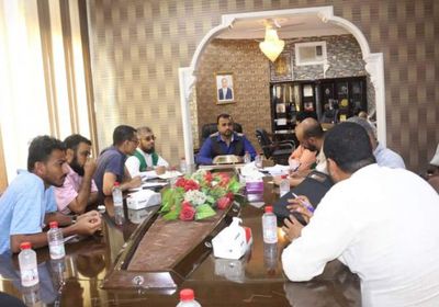 اجتماع هام بالمهرة لمناقشة تنفيذ المشروعات الممولة من السعودية
