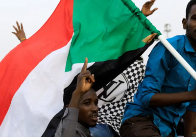 السودان.. مفاوضات بين الرفض والترحيب والشارع يترقب