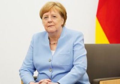 ميركل تزور فرنسا للمشاركة في العيد الوطني الفرنسي