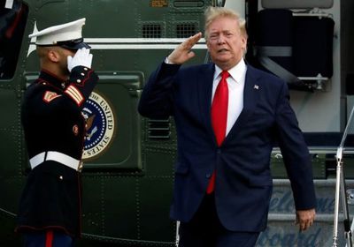 ترامب يدعو للانضمام للجيش