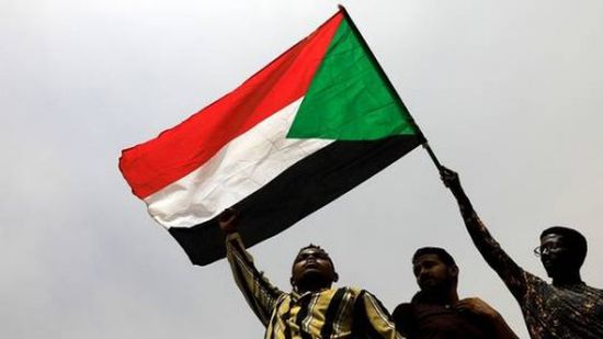 بعد الاتفاق على تشكيل مجلس سيادي وحكومة مدنية.. قرقاش يهنئ شعب السودان