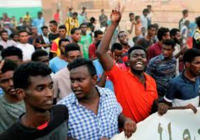 صحفي يُحذر السودانيين من قطر.. ويصفها بـ رأس الحية