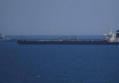 إيران تواصل اللجوء لحيلة "سفن الشبح" لإنقاذ اقتصادها