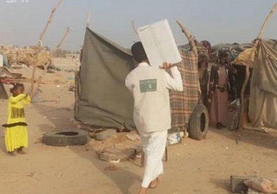 بدعم سعودي.. توزيع 800 كرتون تمر بمديريات الجوف (صور)