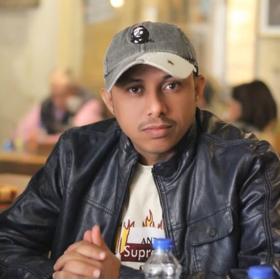 صحفي جنوبي: هادي ذهب إلى مشروع التقسيم وتجاهل الجنوبيين