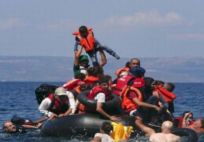 غرق 15 مهاجرًا غير شرعيًا قبالة السواحل التونسية