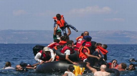 غرق 15 مهاجرًا غير شرعيًا قبالة السواحل التونسية