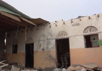 شاهد.. مليشيا الحوثي تتسبب في دمار كبير للمنازل بالحديدة