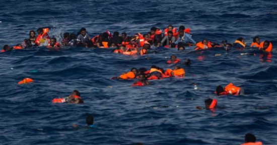 انتشال 14 جثة لمهاجرين بعد غرق العشرات قبالة سواحل تونس