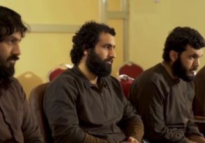 أفغانستان تعتقل أستاذ جامعي وعدد من الطلاب للاشتباه فى تجنيدهم مقاتلين بداعش